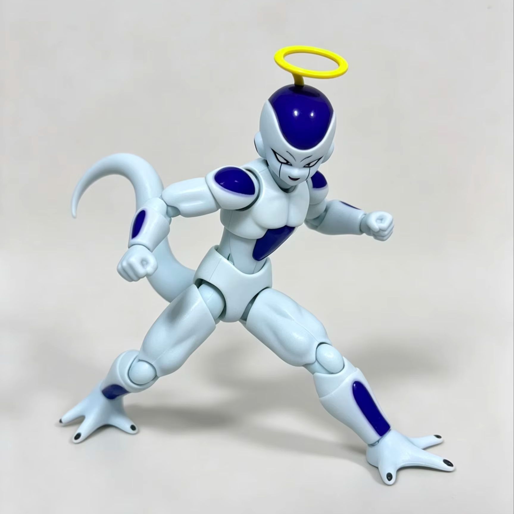 Bandai S.H.Figuarts Dragon Bal – Model Kit Frieza Bewertung und Preis