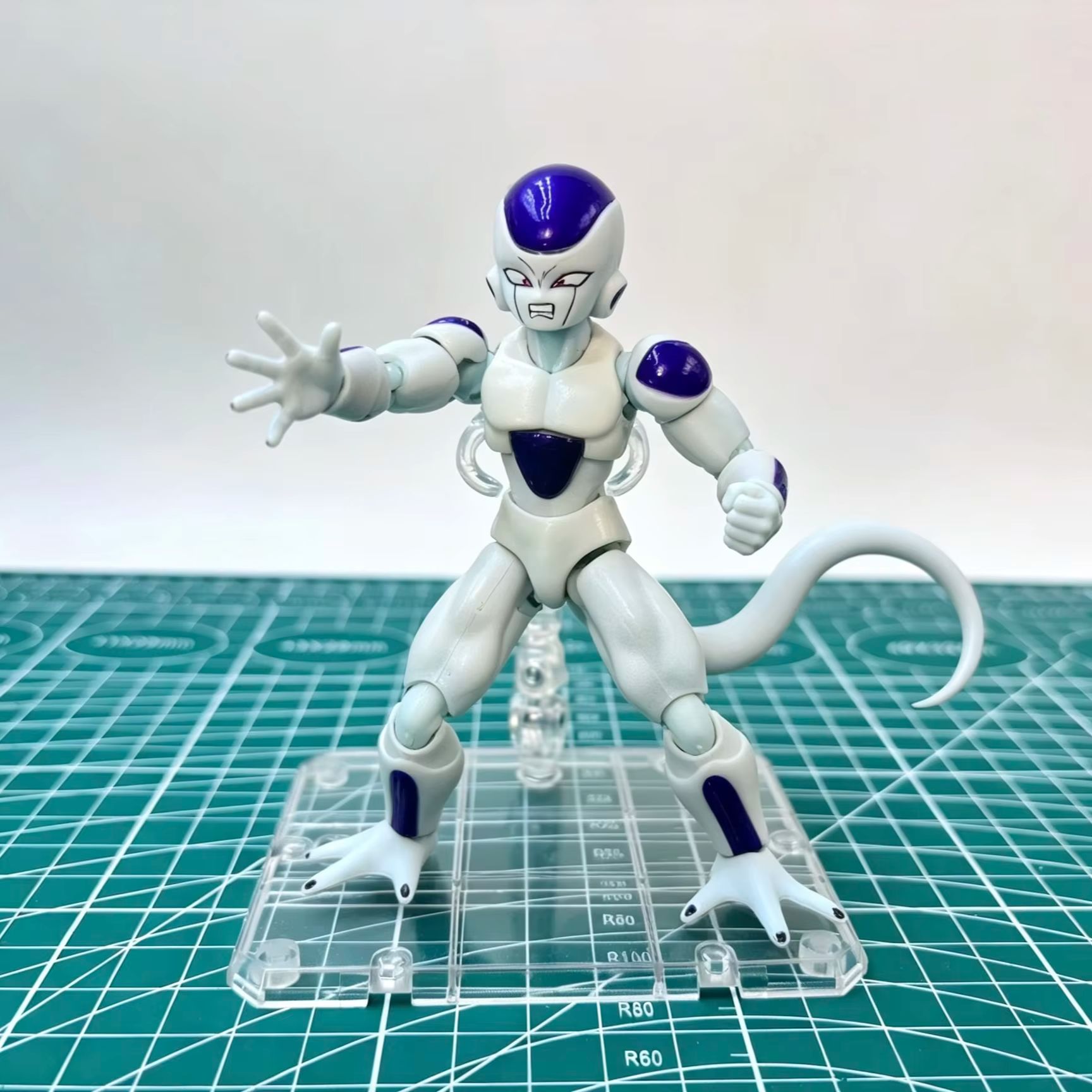 Bandai S.H.Figuarts Dragon Bal – Model Kit Frieza Bewertung und Preis